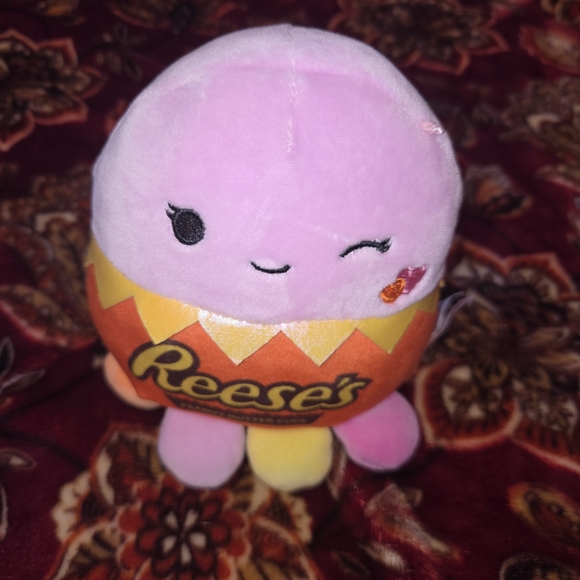 Squishmallows Other - Squishmallows Reese's Pink & Orange Winking Octopus Plush
